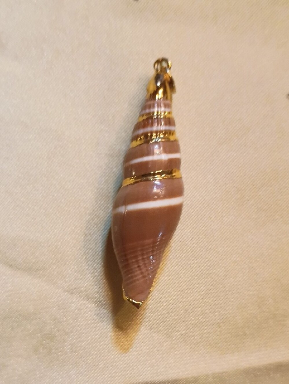 Source Unknown Brown and White Shell Pendant with Gold Trim - Picture 2 of 3